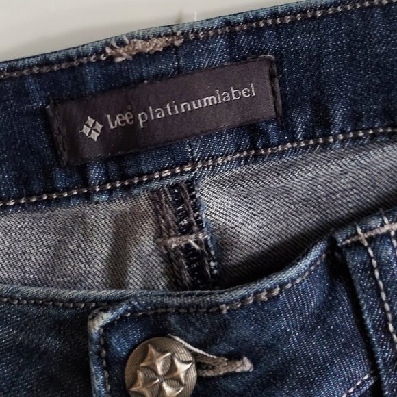 Lee Platinum Label  Size 14M Midrise Barely Bootcut Blue Denim Jeans - Picture 5 of 7
